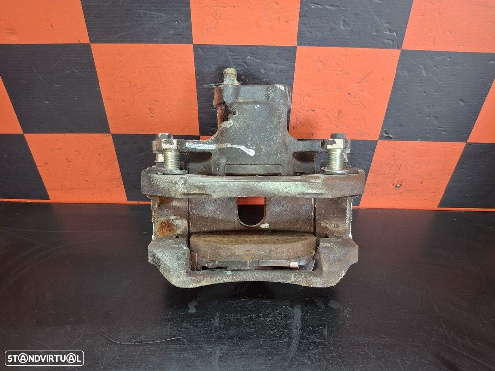 Pinça Travão Frente Esquerda Cima Mitsubishi Canter Camião De Platafor - 2