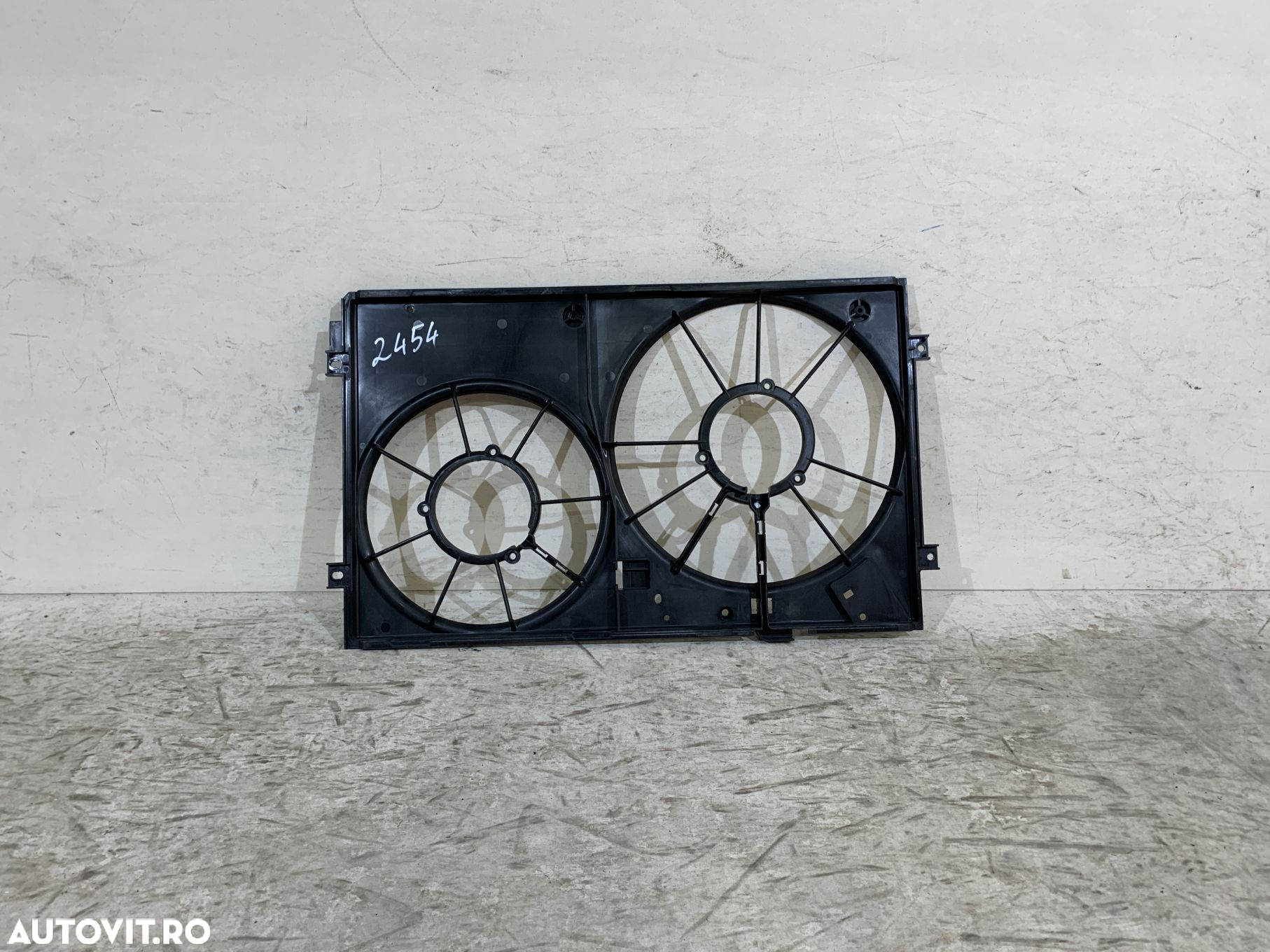 Carcasa electroventilator VW Golf 5, 2003, 2004, 2005, 2006, 2007, 2008, 2009, 2010, 2011, cod origine OE 1K0121207T - 2
