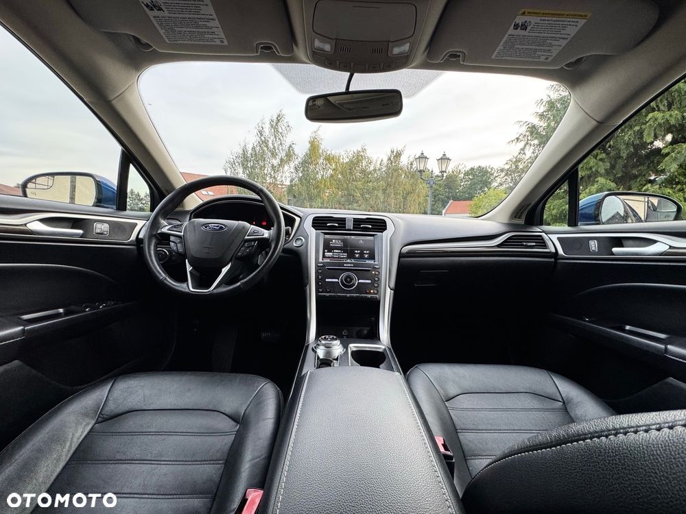 Ford Fusion 2.0 EcoBoost Titanium - 26