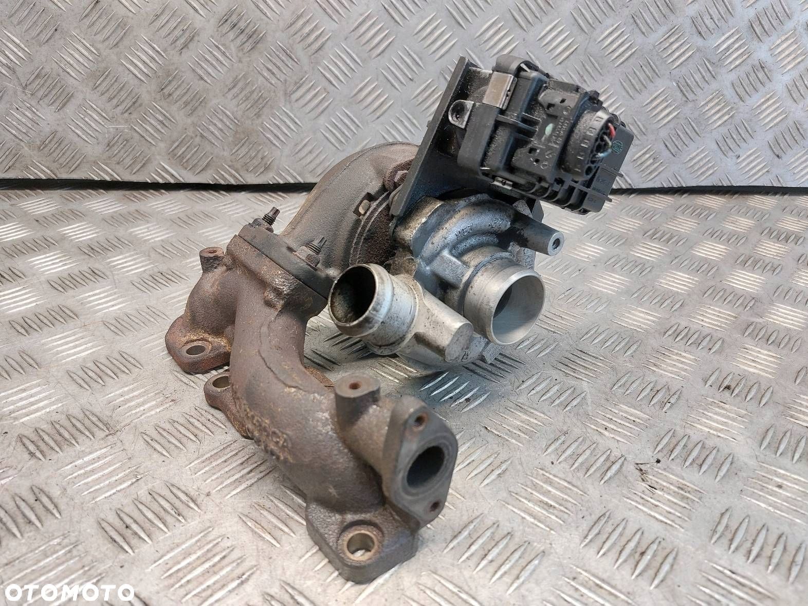 TURBOSPRĘŻARKA TURBINA NASTAWNIK PEUGEOT 407 I 2.7 V6 HDI 4U3Q-6K682-AJ - 1