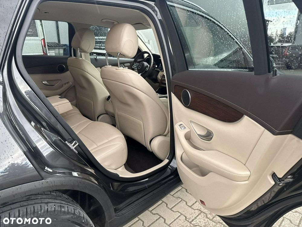Mercedes-Benz GLC - 19