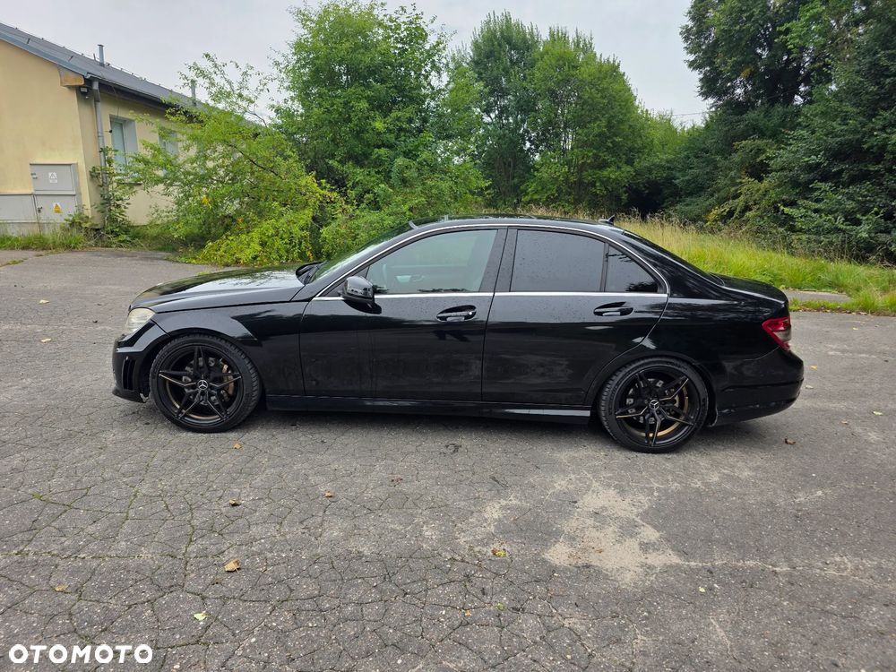 Mercedes-Benz Klasa C 320 CDI DPF 7G-TRONIC Avantgarde - 2