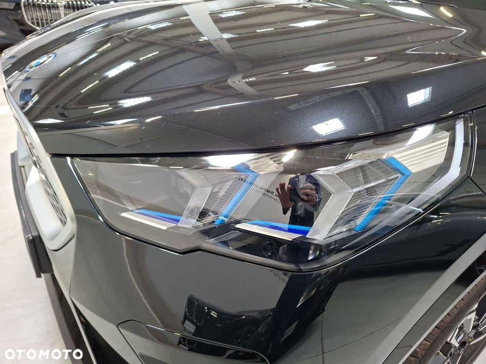 BMW iX2 eDrive20 66.5kWh M Sport - 24