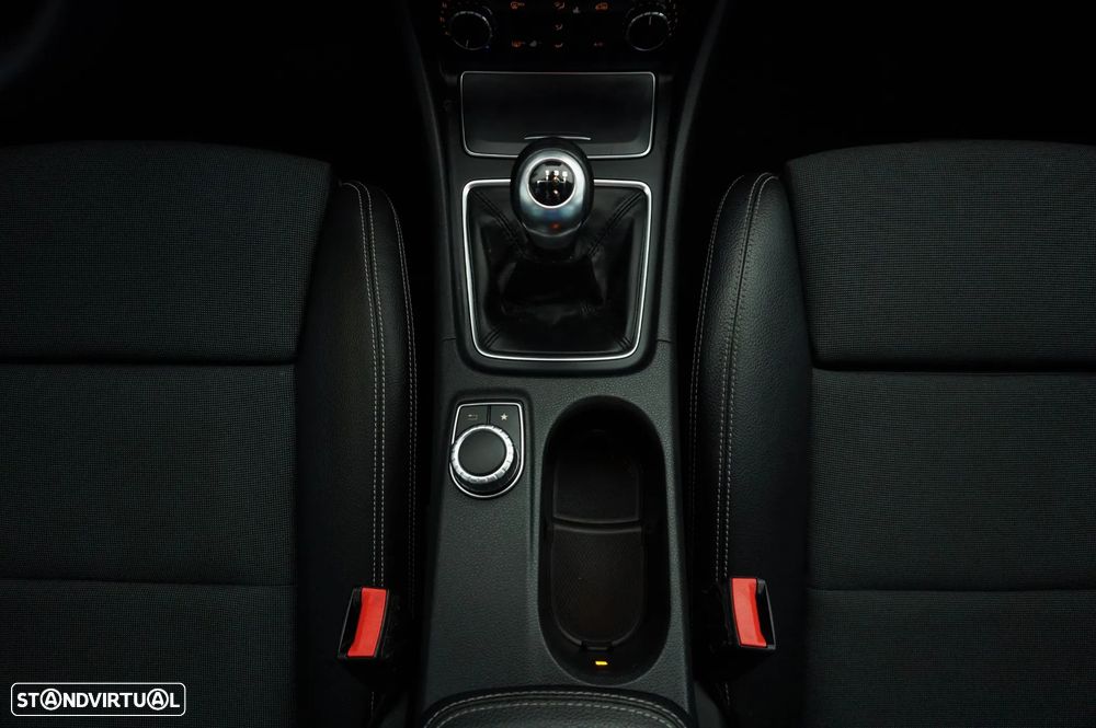 Mercedes-Benz A 180 d Urban - 21