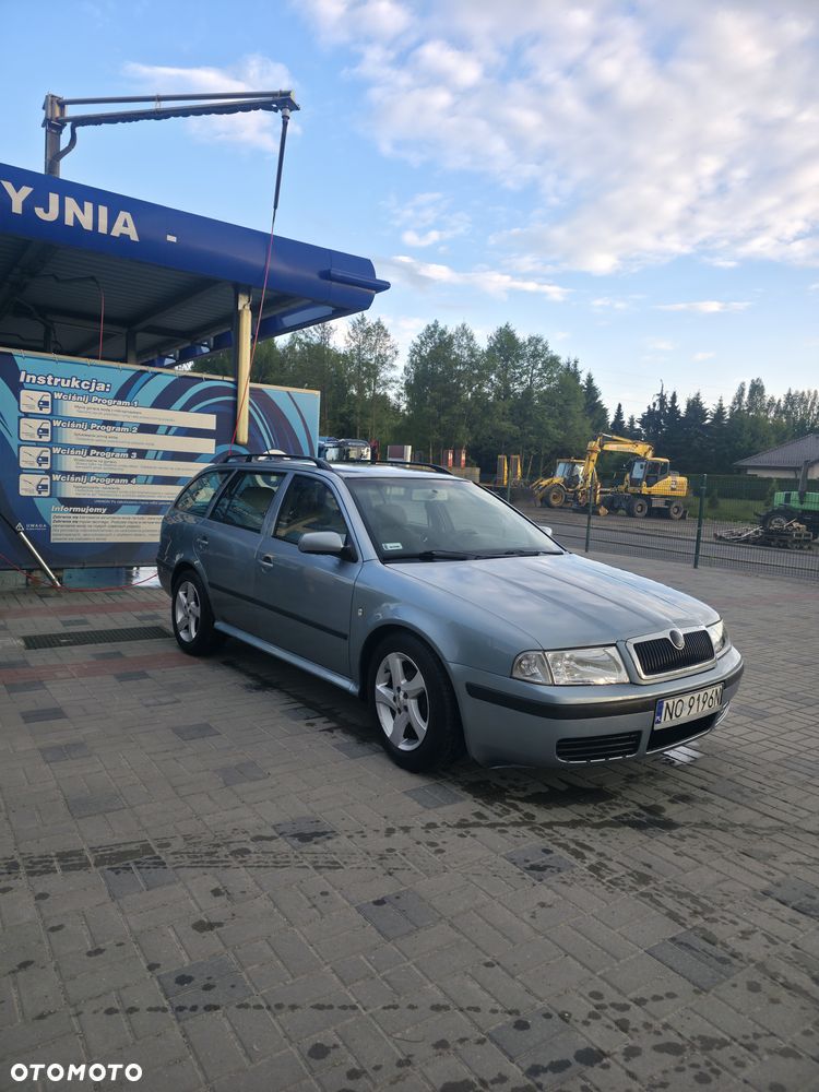 Skoda Octavia 1.6 Combi - 3