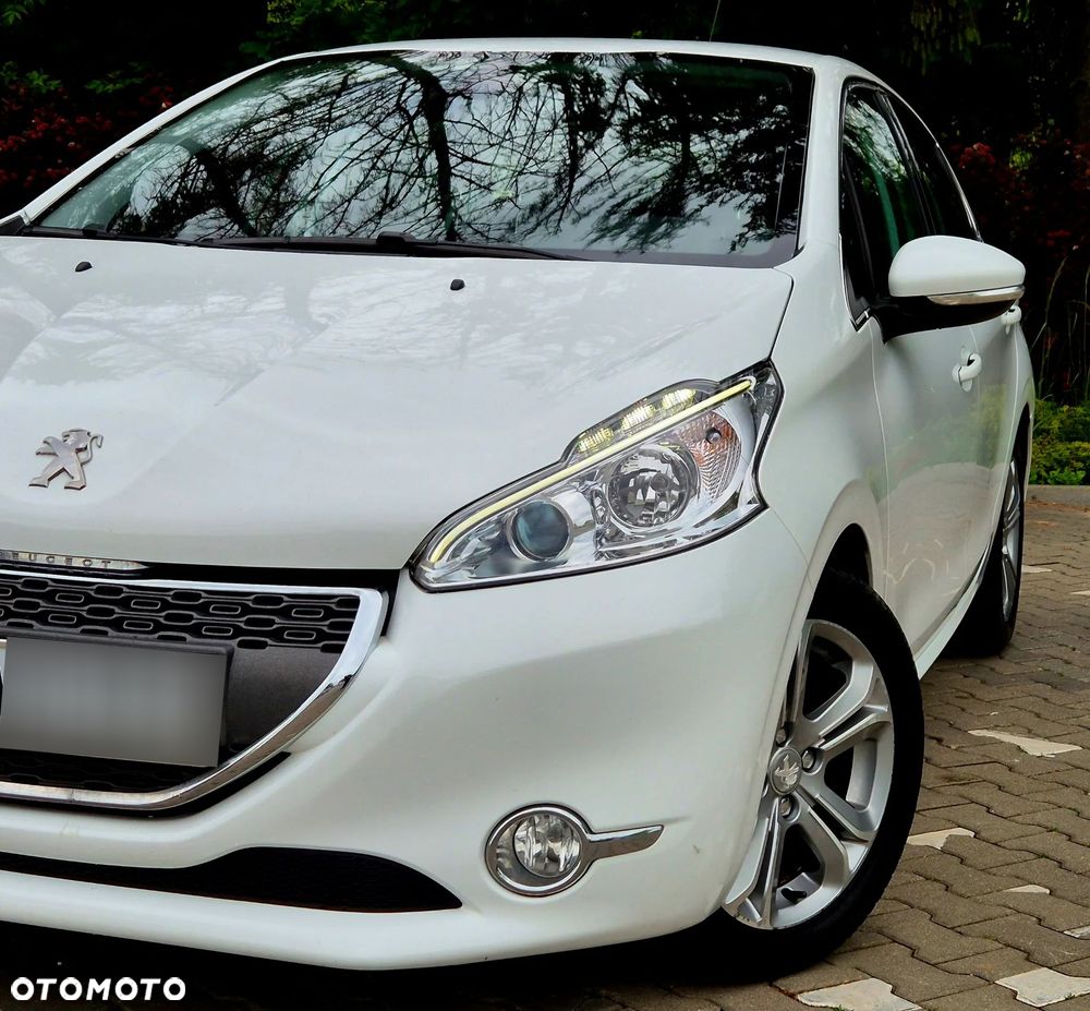 Peugeot 208 - 10