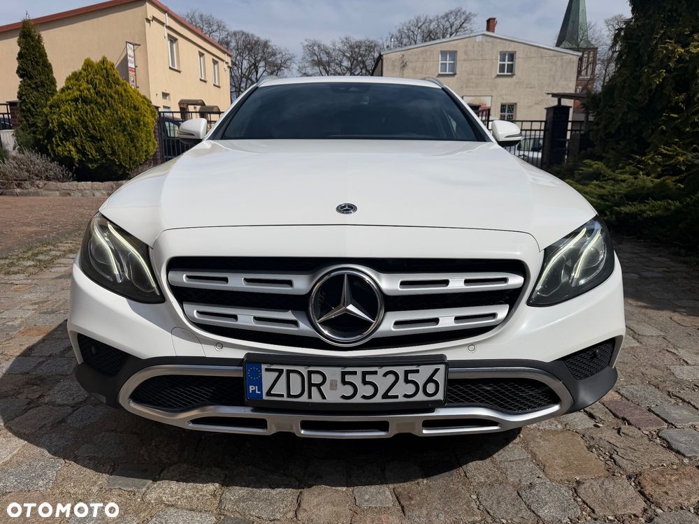 Mercedes-Benz Klasa E 220 d 4Matic All-Terrain 9G-TRONIC Exclusive - 10