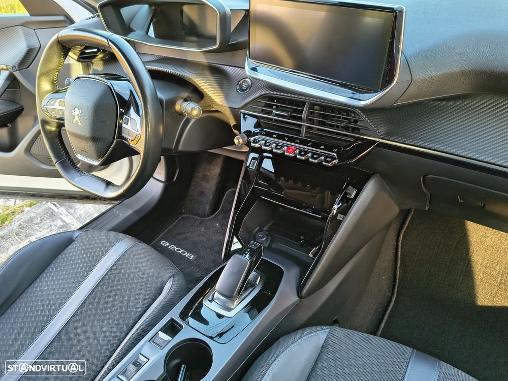 Peugeot 2008 - 4