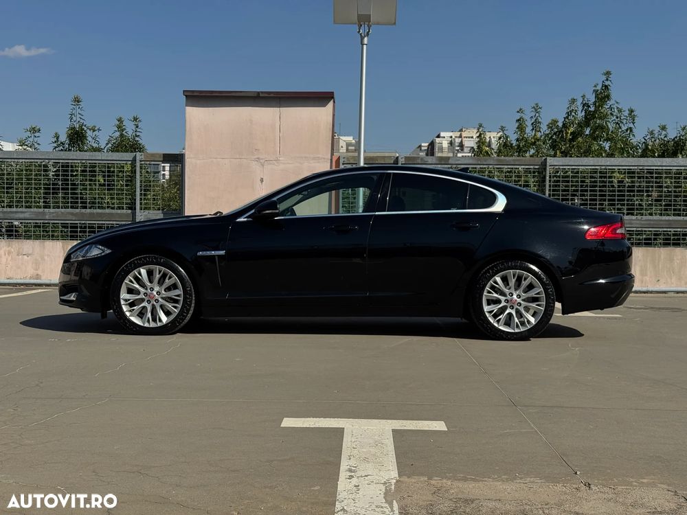 Jaguar XF 2.2D - 8