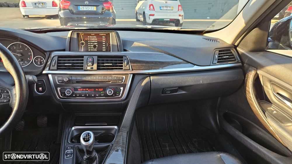 BMW 320 d Sport - 15