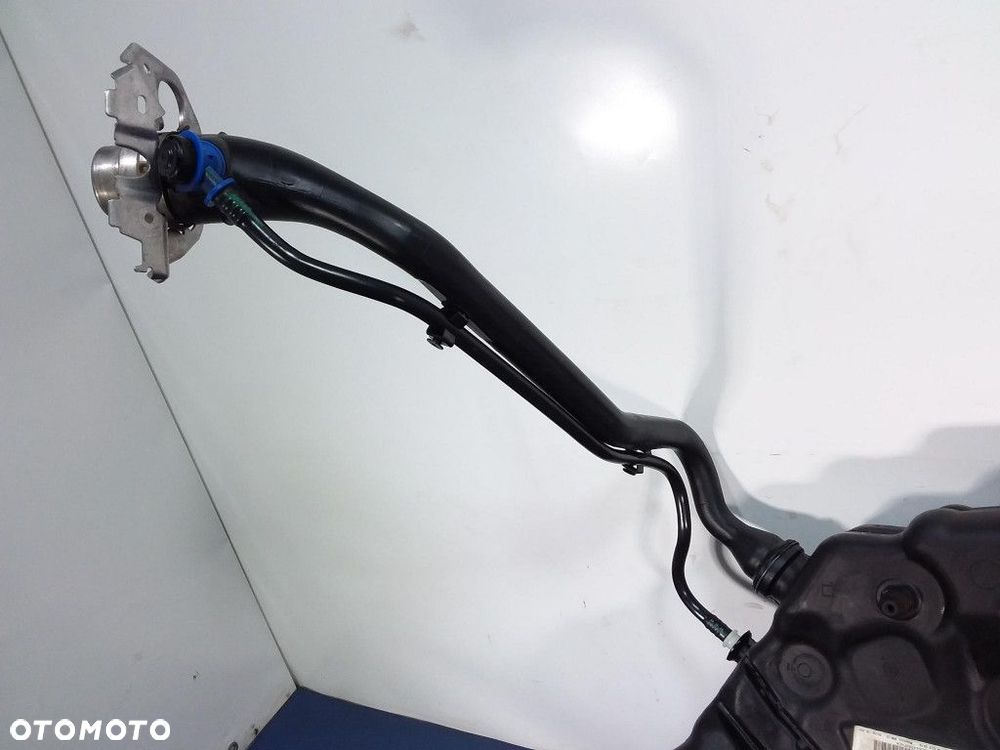 AUDI A4 B9 AVANT 2.0 TDI ZBIORNIK PALIWA - 3