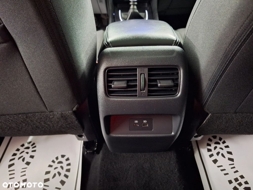 Nissan Qashqai 1.3 DIG-T MHEV N-Connecta - 24