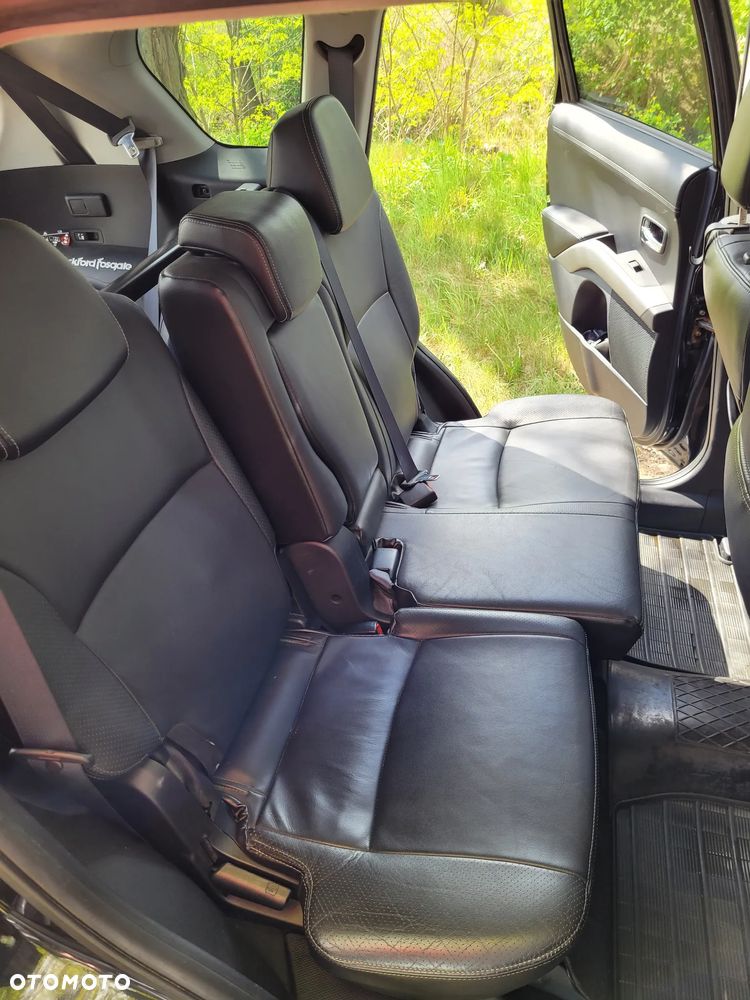 Mitsubishi Outlander - 23