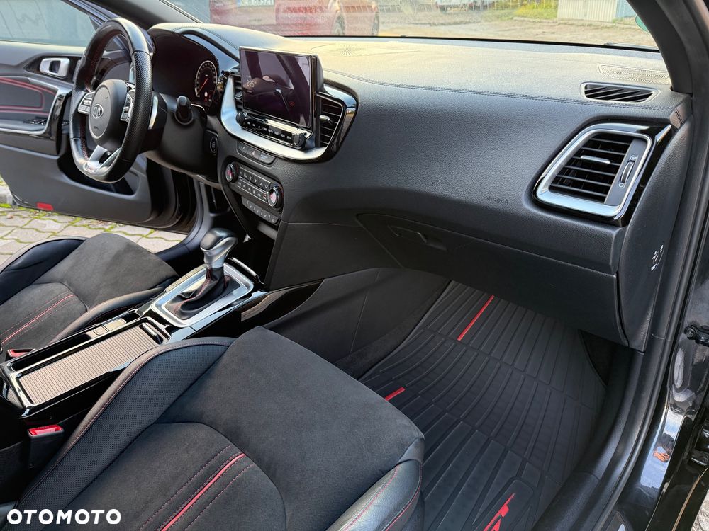 Kia ProCeed 1.6 T-GDI GT DCT - 19