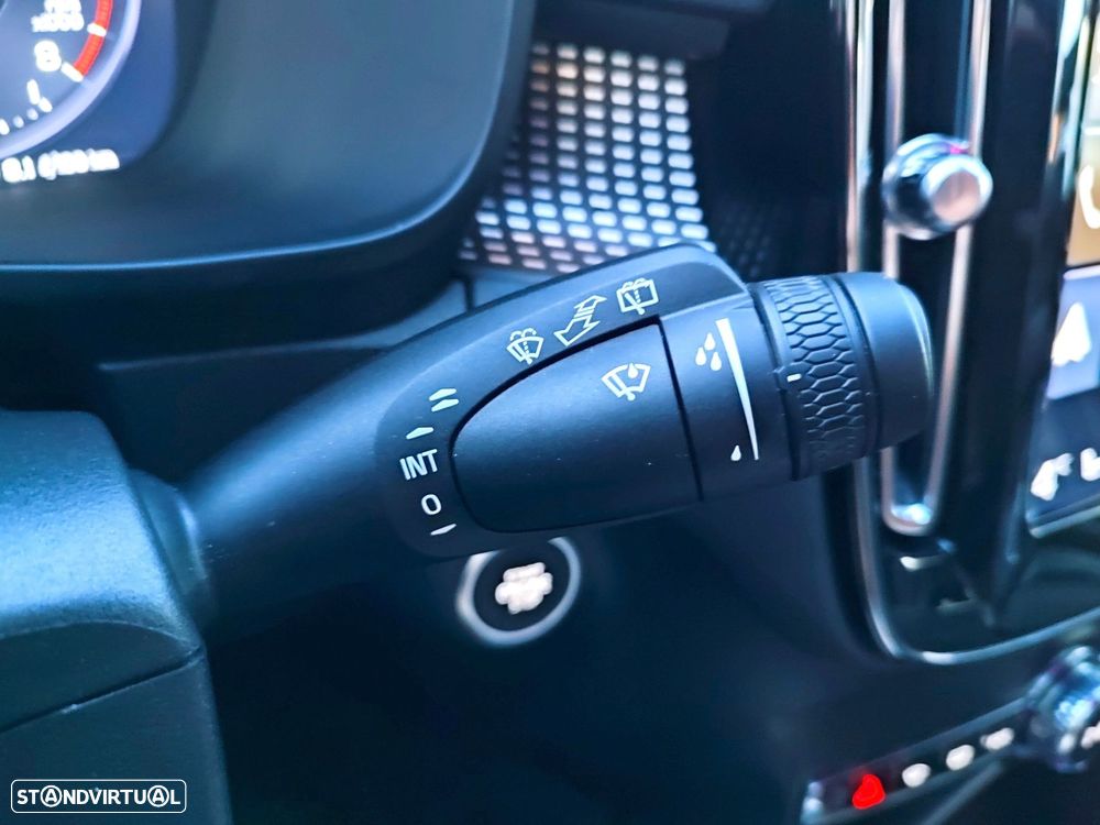 Volvo XC 40 1.5 T2 Plus Dark Auto - 21