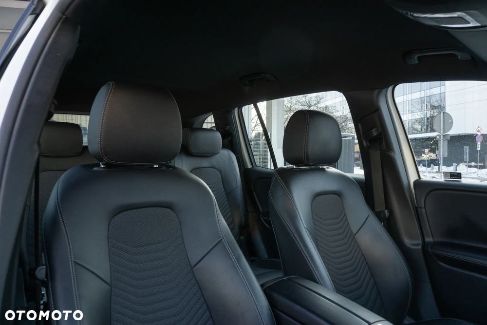 Mercedes-Benz GLB 250 4-Matic 8G-DCT - 18