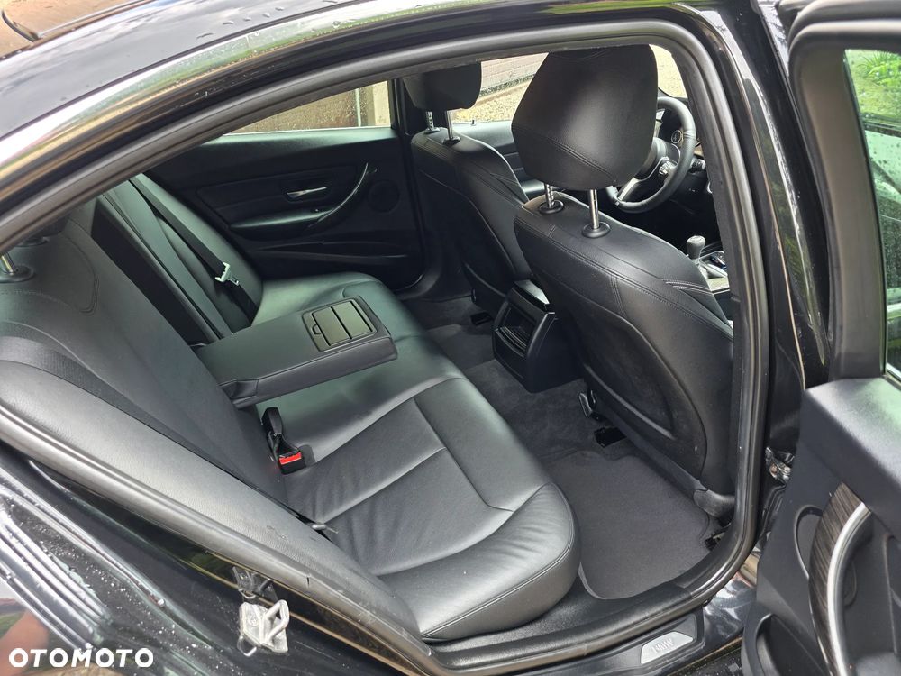 BMW Seria 3 320i Efficient Dynamics Edition Luxury Line - 11