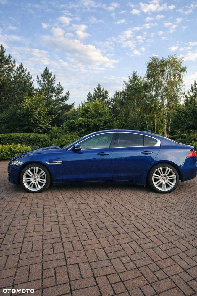 Jaguar XE 20d Prestige - 5