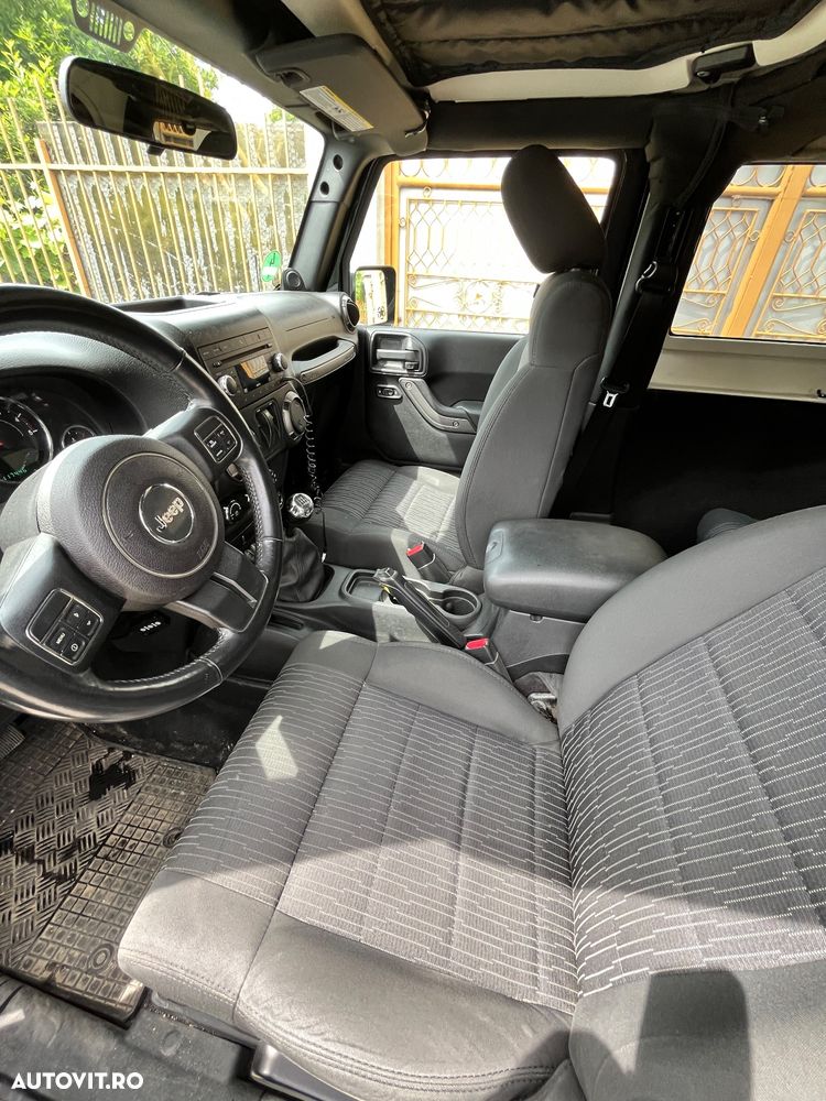 Jeep Wrangler 2.8 CRD DPF Sport - 3