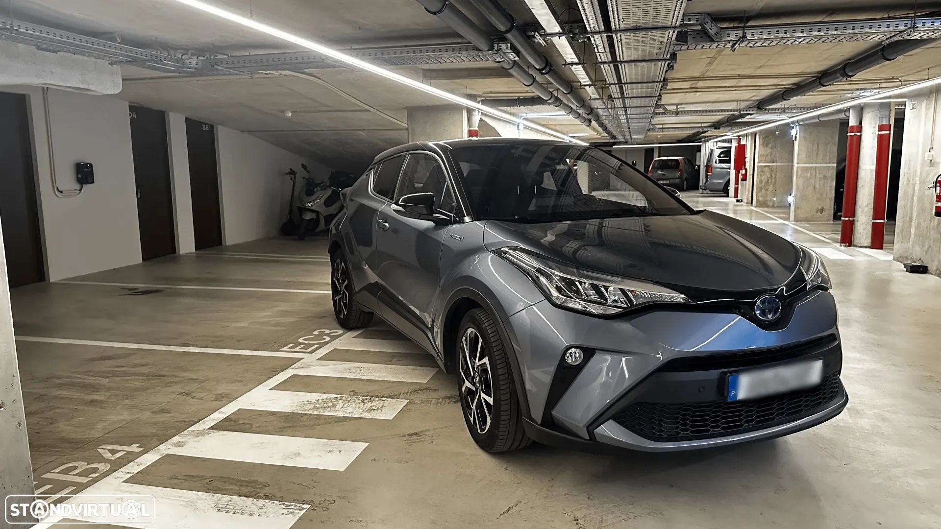 Toyota C-HR 2.0 Hybrid Square Collection - 1
