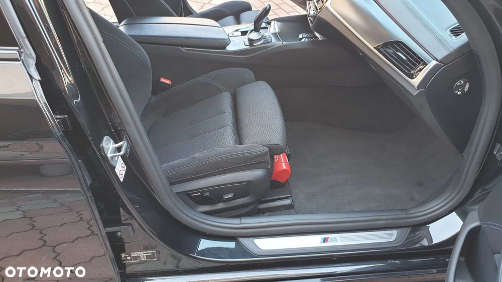 BMW Seria 5 520d MHEV Sport - 33