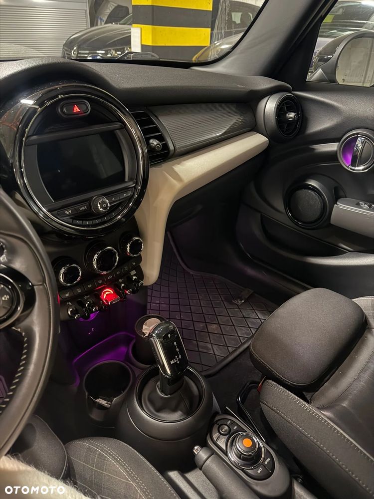 MINI Cooper Standard - 11