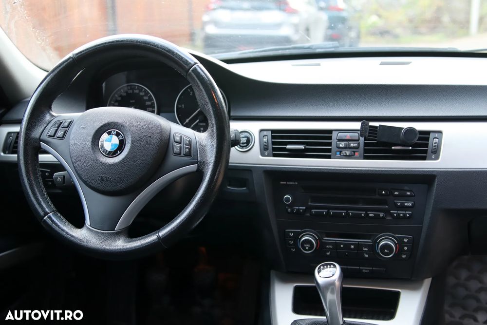 BMW Seria 3 318d - 32