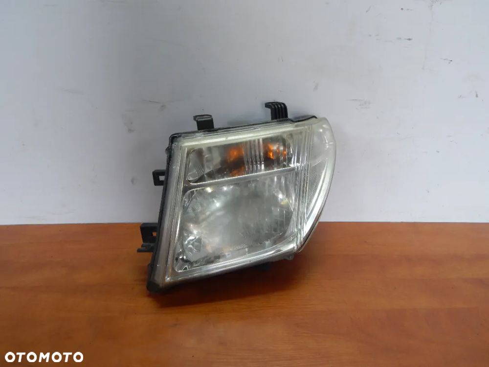 Lampa przód przednia Nissan Navara D40 Pahfinder R51 05-14 zwykła Łuków części - 3