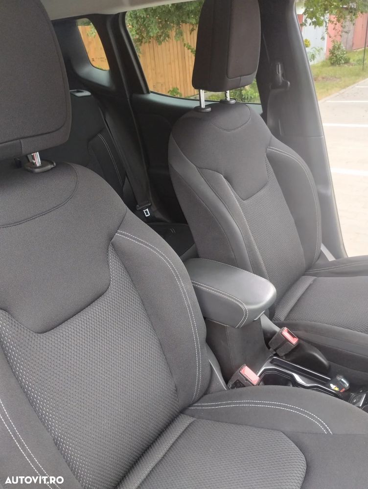 Jeep Renegade - 13