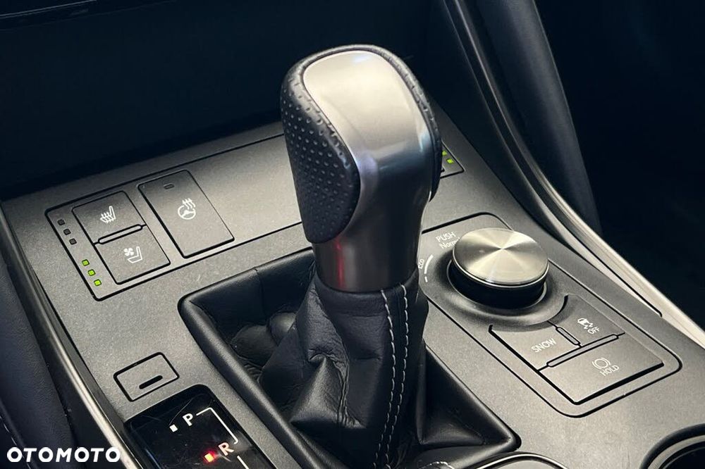 Lexus IS 200t / 300 F Sport - 13