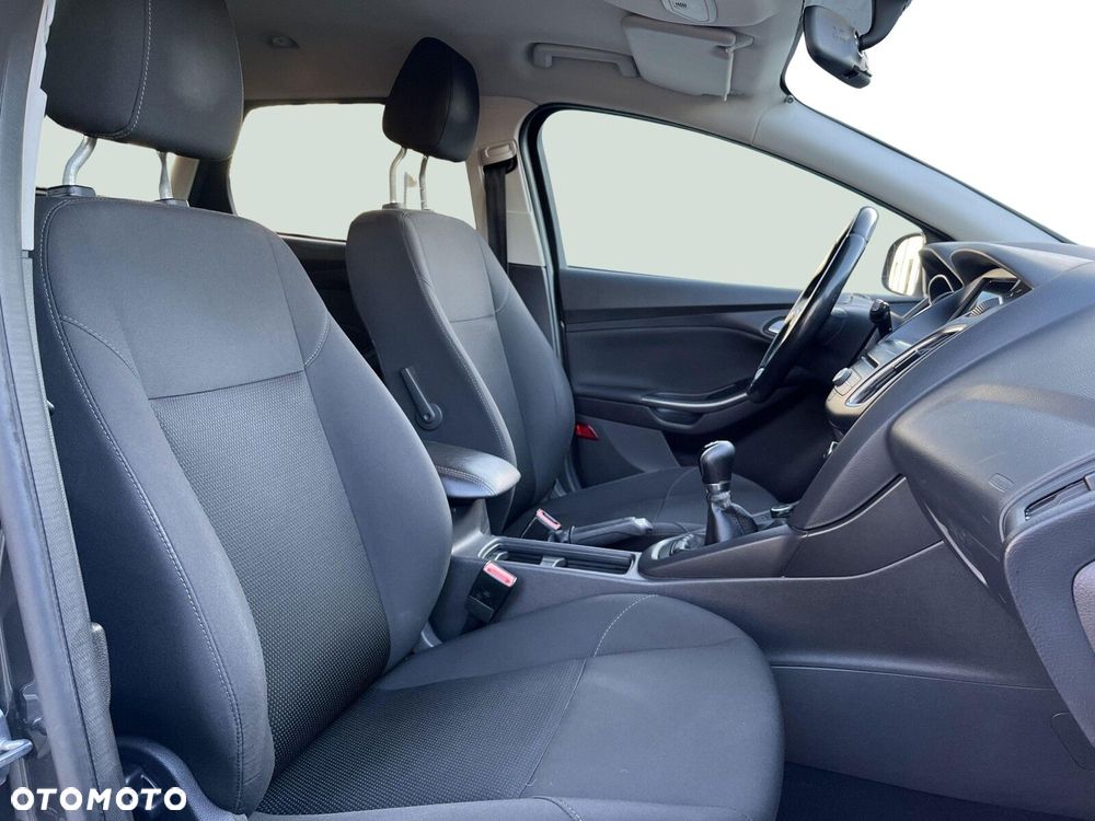 Ford Focus 1.6 Trend - 16
