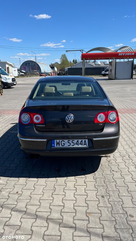 Volkswagen Passat 1.8 TSI Highline - 2