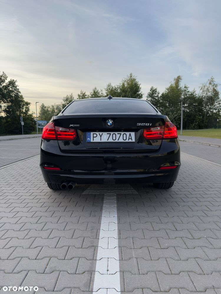 BMW Seria 3 328i xDrive Sport-Aut - 2