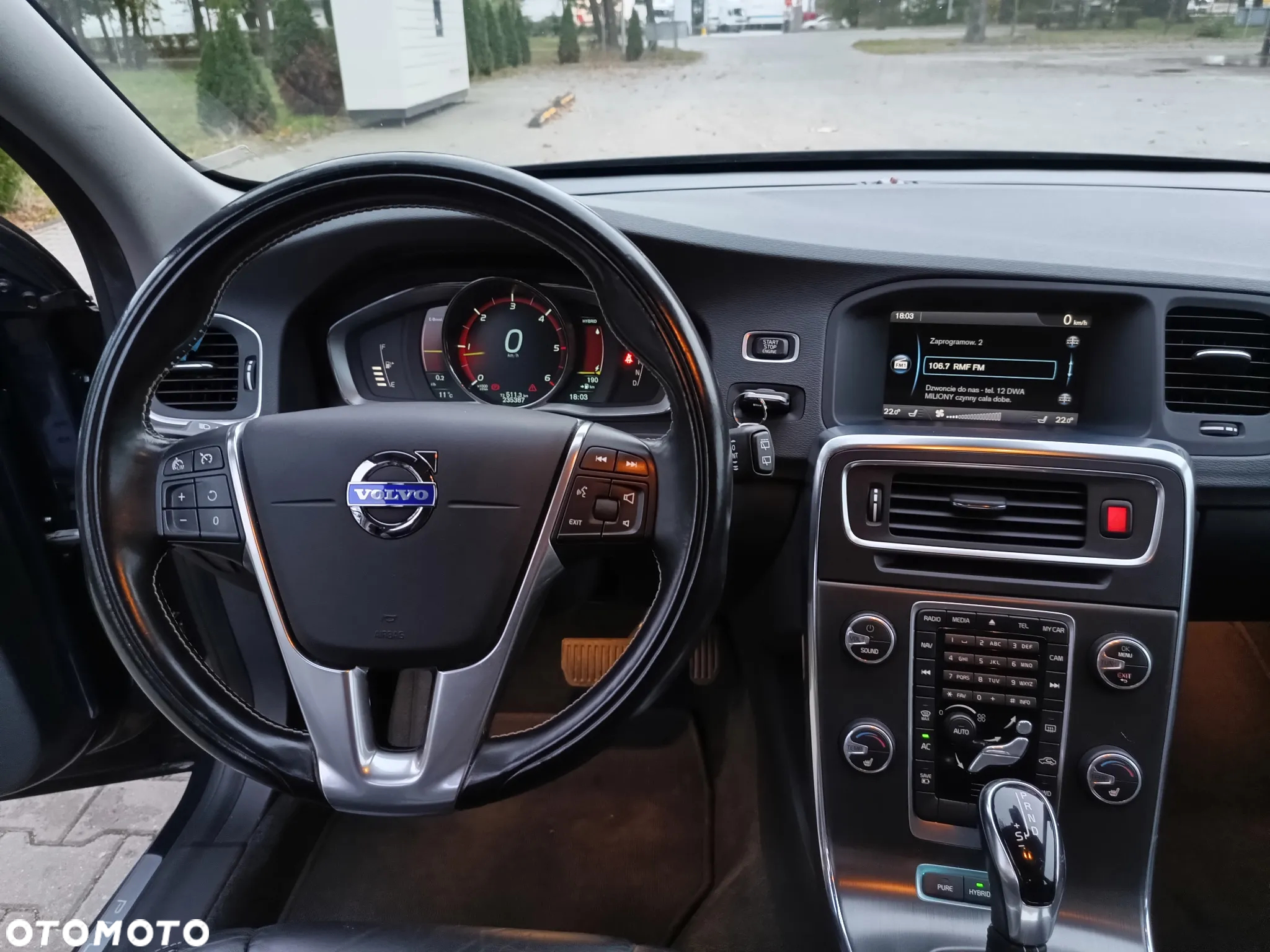 Volvo V60 D6 AWD Plug-in Hybrid R-Design Summum - 15