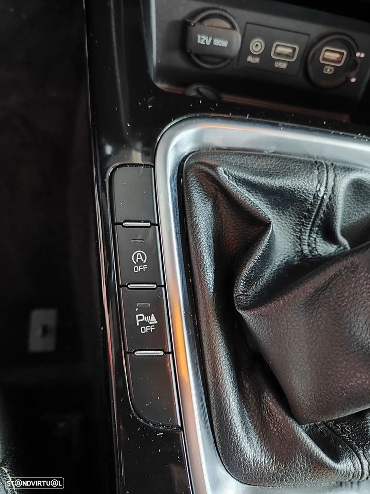 Kia Ceed SW 1.6 CRDi TX+SRF - 28