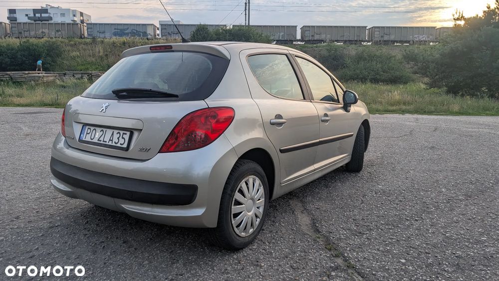 Peugeot 207 1.4 16V Trendy - 6