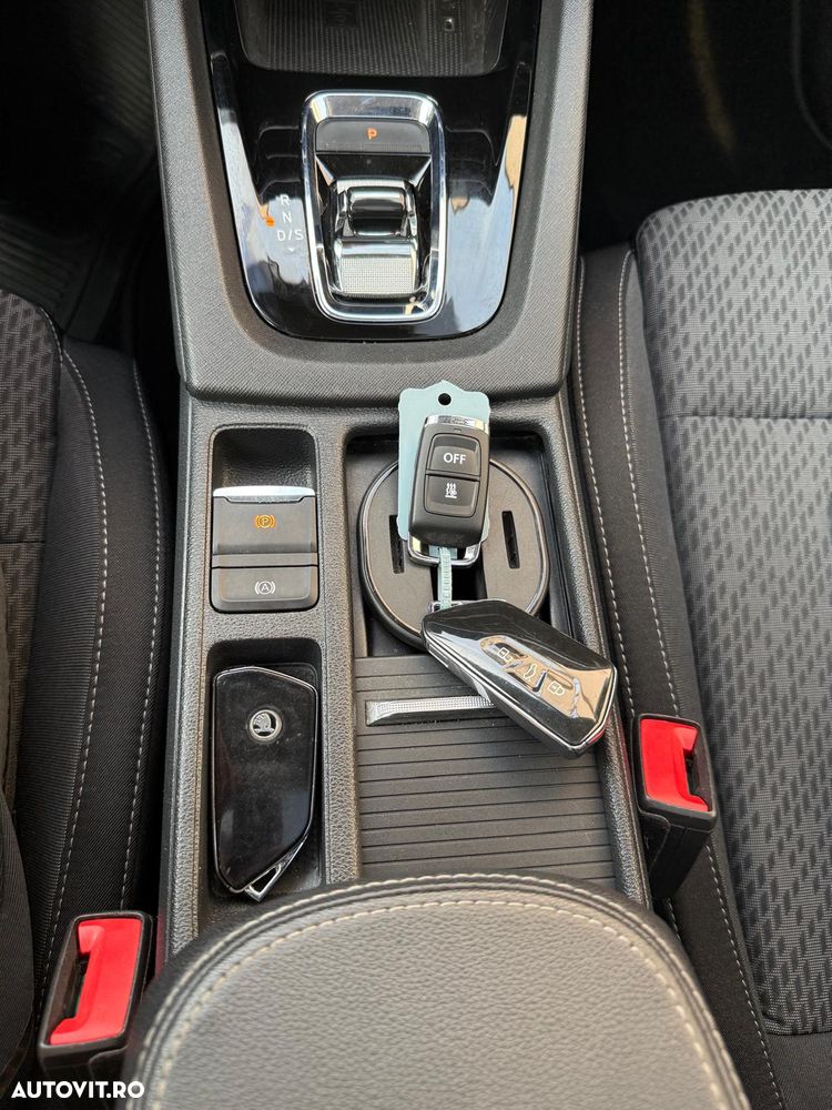 Skoda Octavia 2.0 TDI STYLE DSG - 24