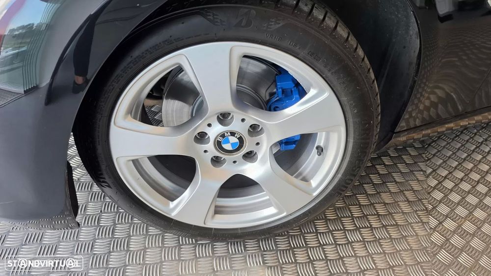 BMW 320 d Coupe - 32