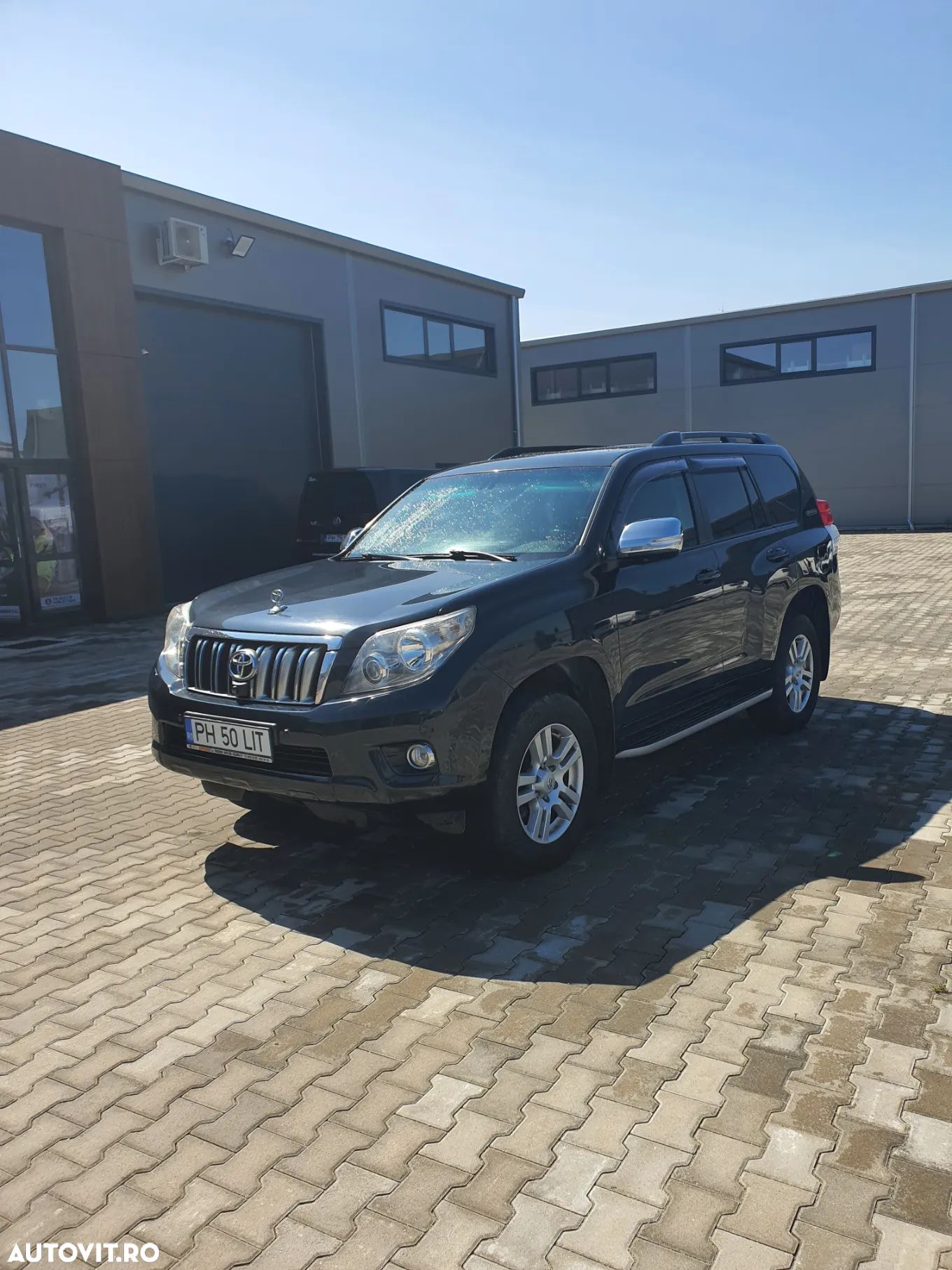 Toyota Land Cruiser 3.0l Turbo D-4D Aut. AVS 7 Locuri Luxury - 1