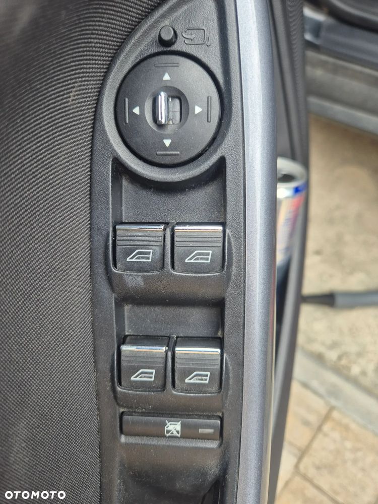Ford Focus 1.6 TDCi Titanium ECOnetic - 11