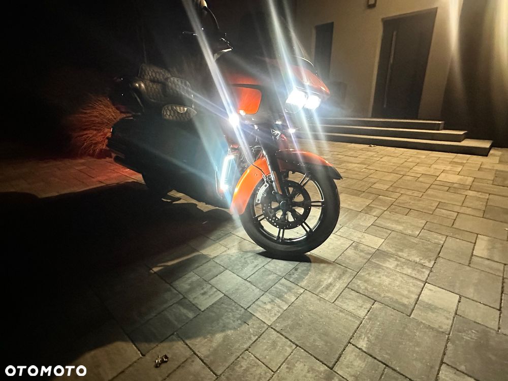 Harley-Davidson Touring Road Glide - 19