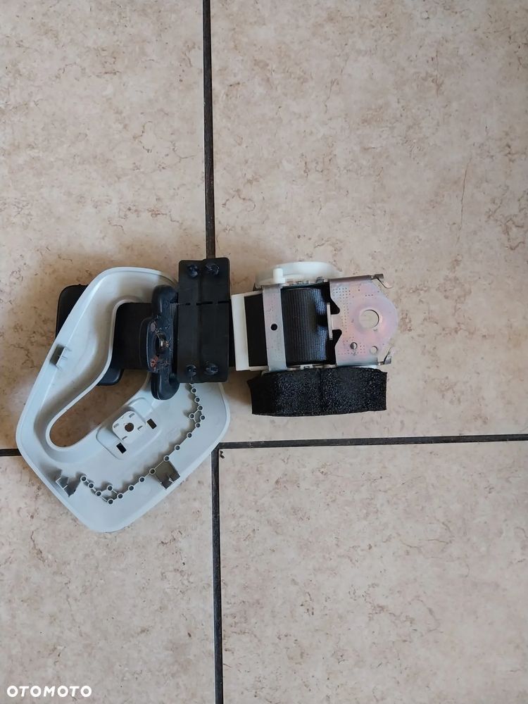 Pas tylny Ford S-Max lift A-611B68-E - 2