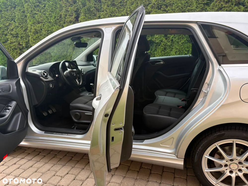 Mercedes-Benz Klasa B 180 BlueEFFICIENCY Edition Style - 10