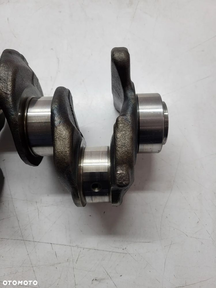 BMW E81 E87 E90 E60 F10 N47 N47D20C WAŁ KORBOWY 6738513 - 6