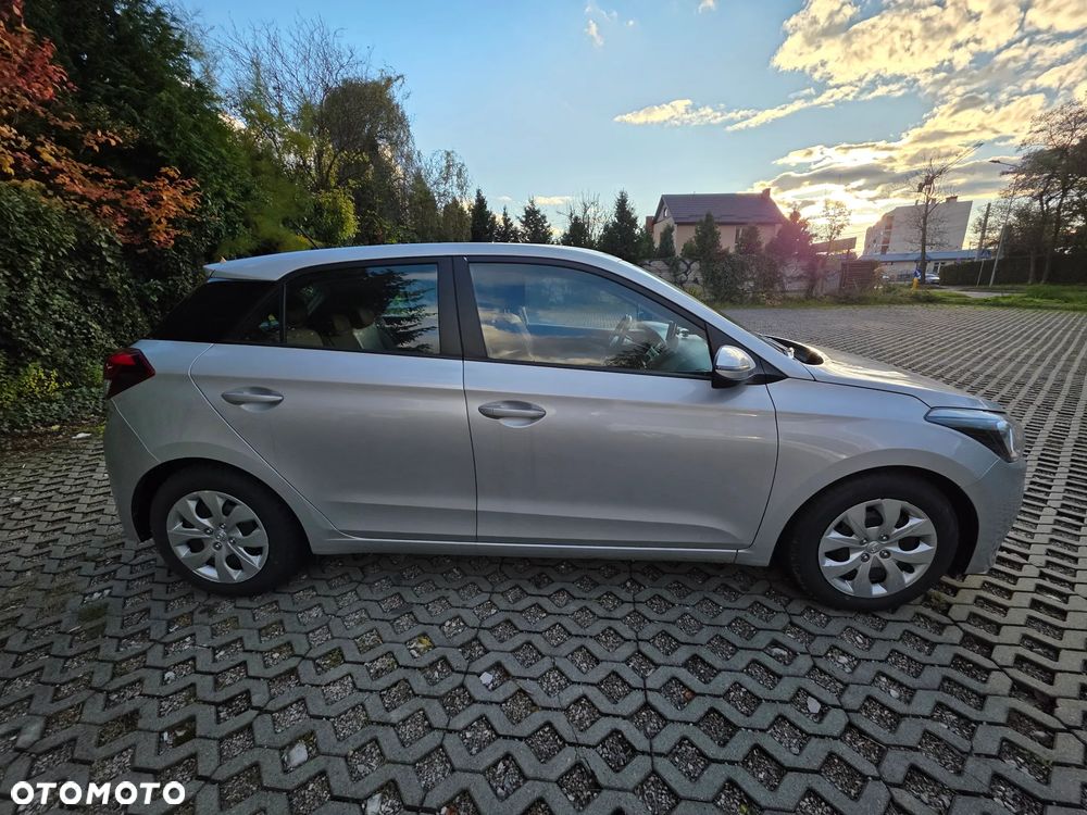 Hyundai i20 1.1 CRDi - 10