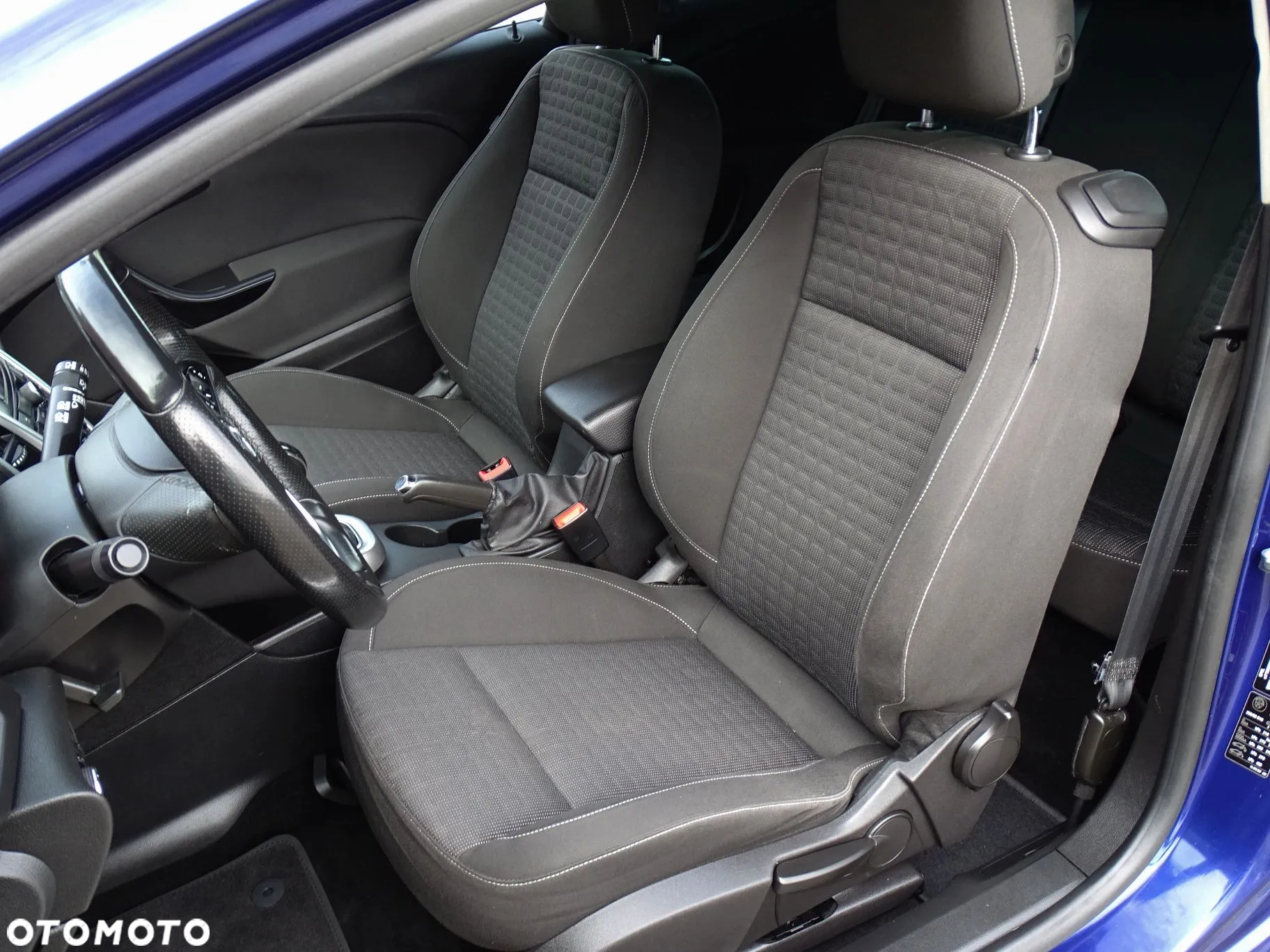 Opel Astra IV GTC 1.4 T Sport - 19