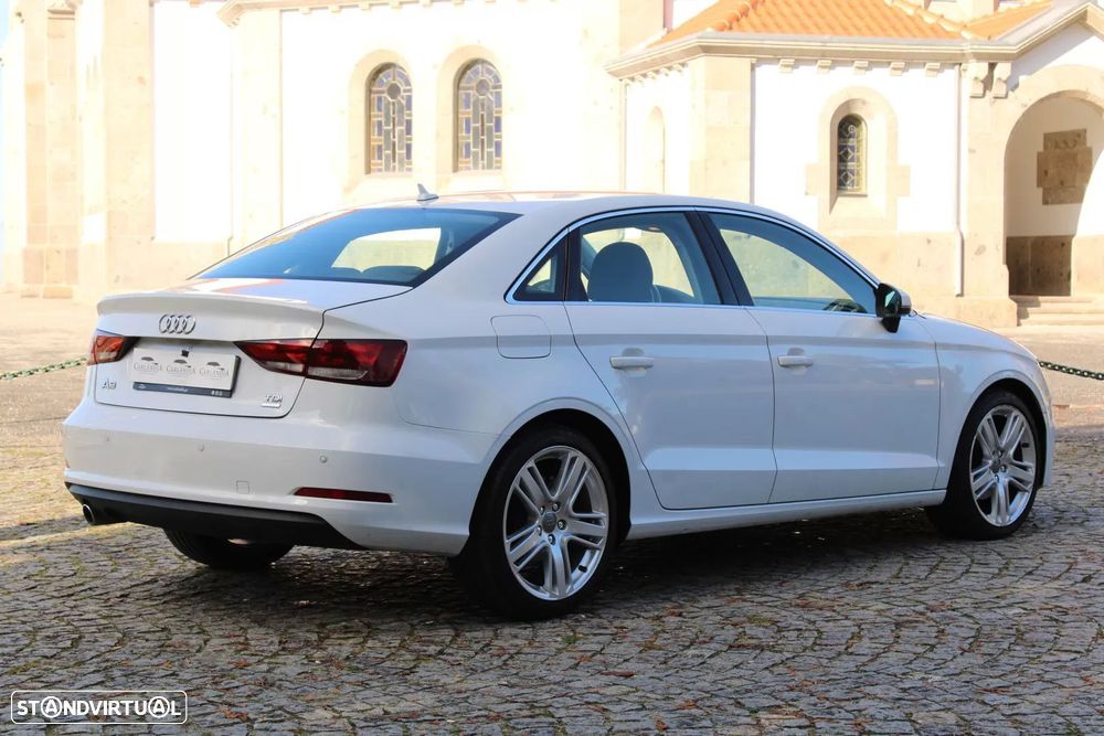 Audi A3 Limousine 1.6 TDI Business Line Attraction Ultra - 17