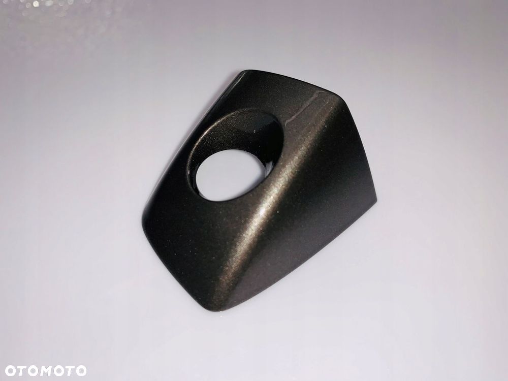 ZAŚLEPKA KLAMKI ZEWNĘTRZNA LEWA A6/A7/A8 OEM LY9B - 7