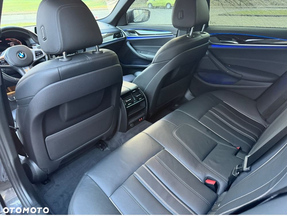 BMW Seria 5 530i Sport Line sport - 12