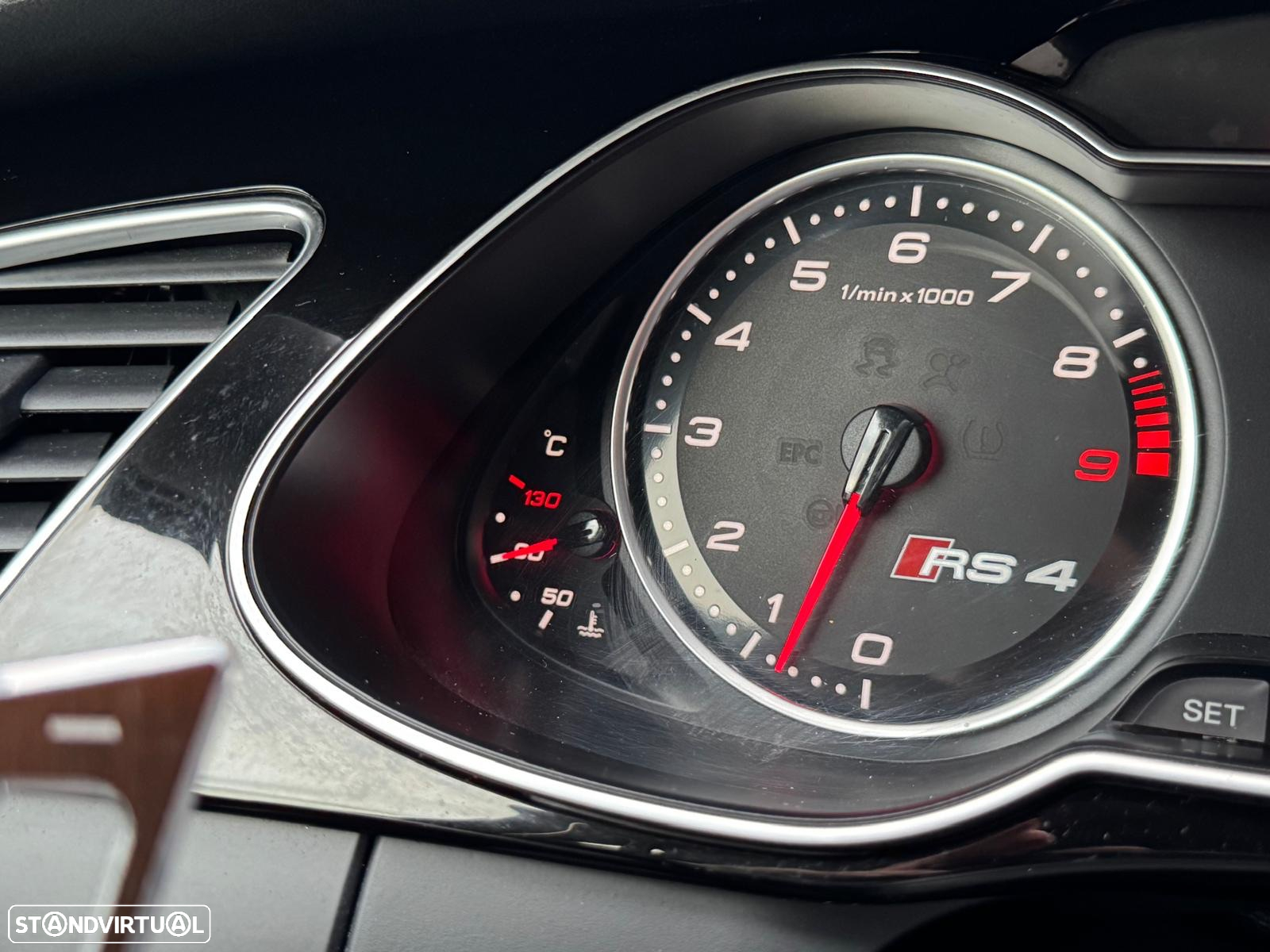 Audi RS4 Avant 4.2 FSi quattro S tronic - 24